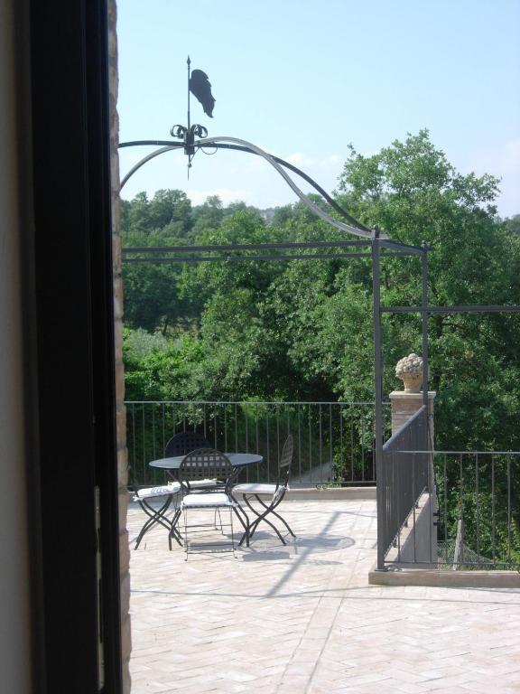 Gli Appartamenti Di Torre Bertona Todi Ruang foto